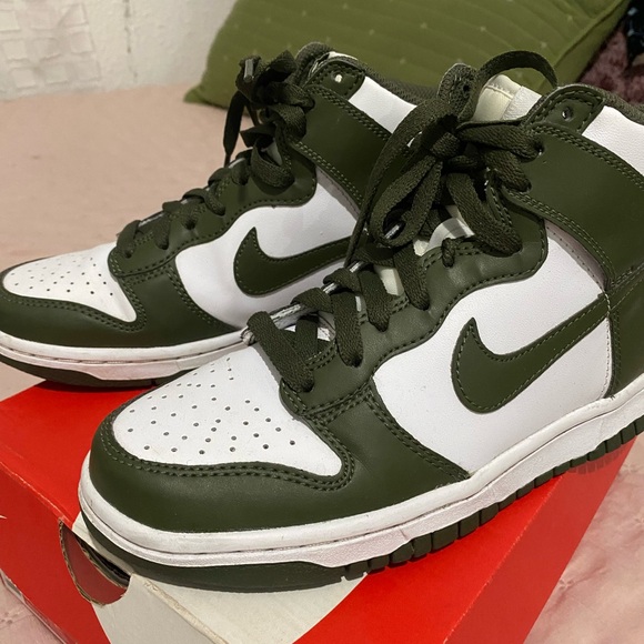 Army green Nike dunks - Picture 2 of 5